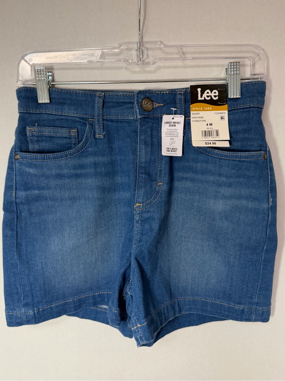 Lee’s Women’s High Rise Denim Shorts Size 4 Medium Waist 27” Inseam 3”